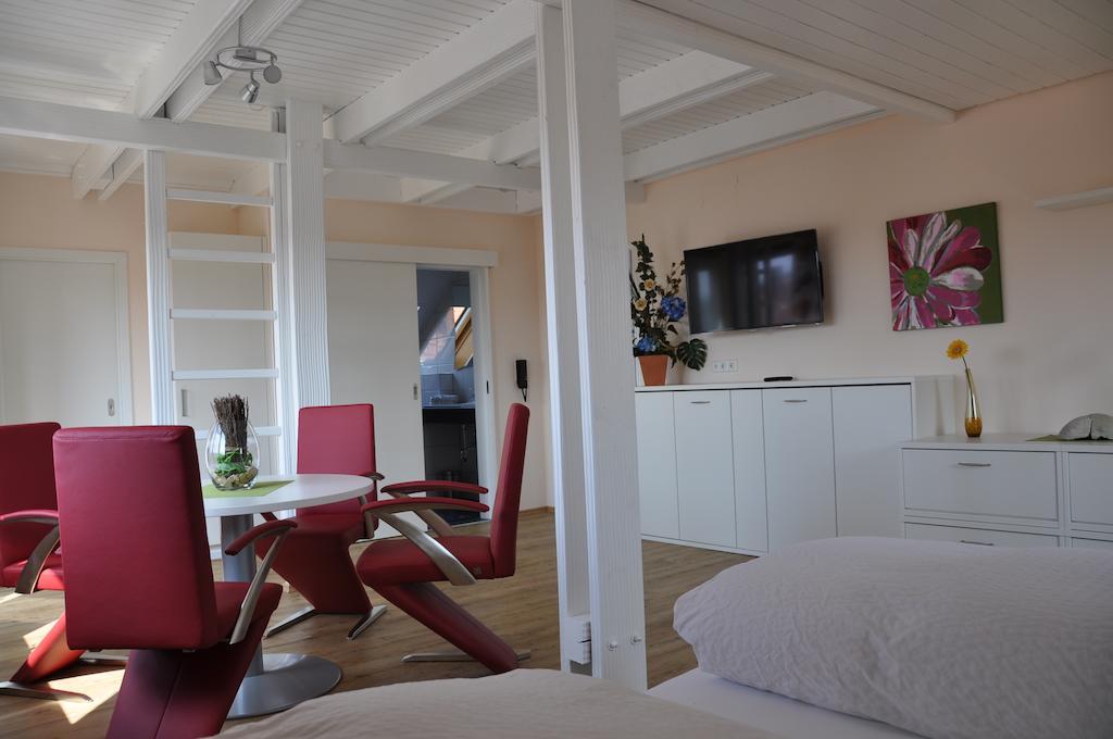 Loewen Hotel & Restaurant Вендлинген-на-Неккаре Экстерьер фото