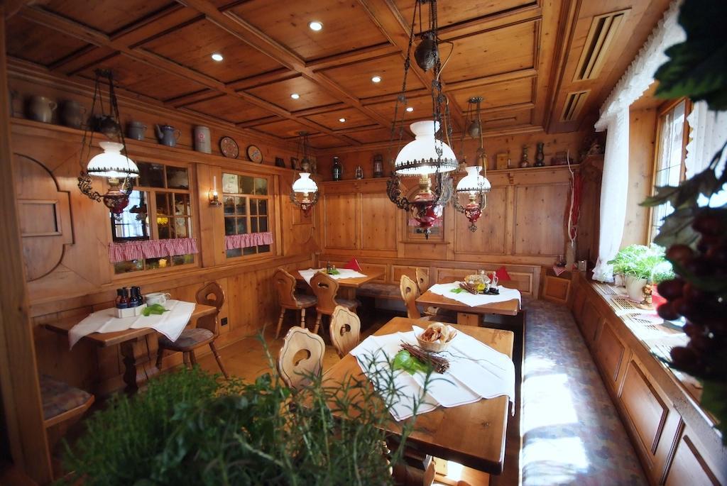 Loewen Hotel & Restaurant Вендлинген-на-Неккаре Экстерьер фото